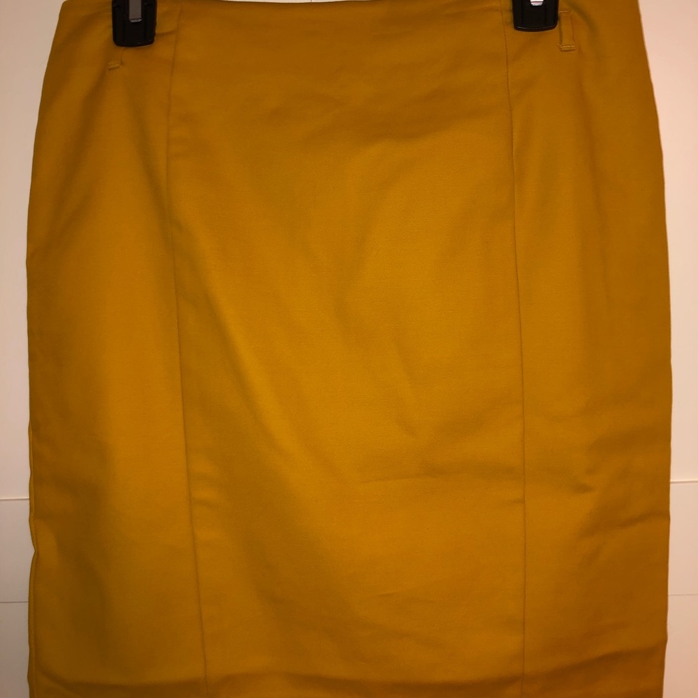 Attyre, pencil skirt